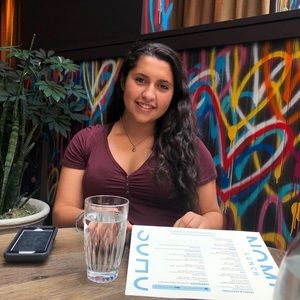 Meet your Posher, Laura